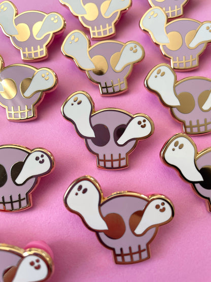 Skull Ghosties - Enamel Pin